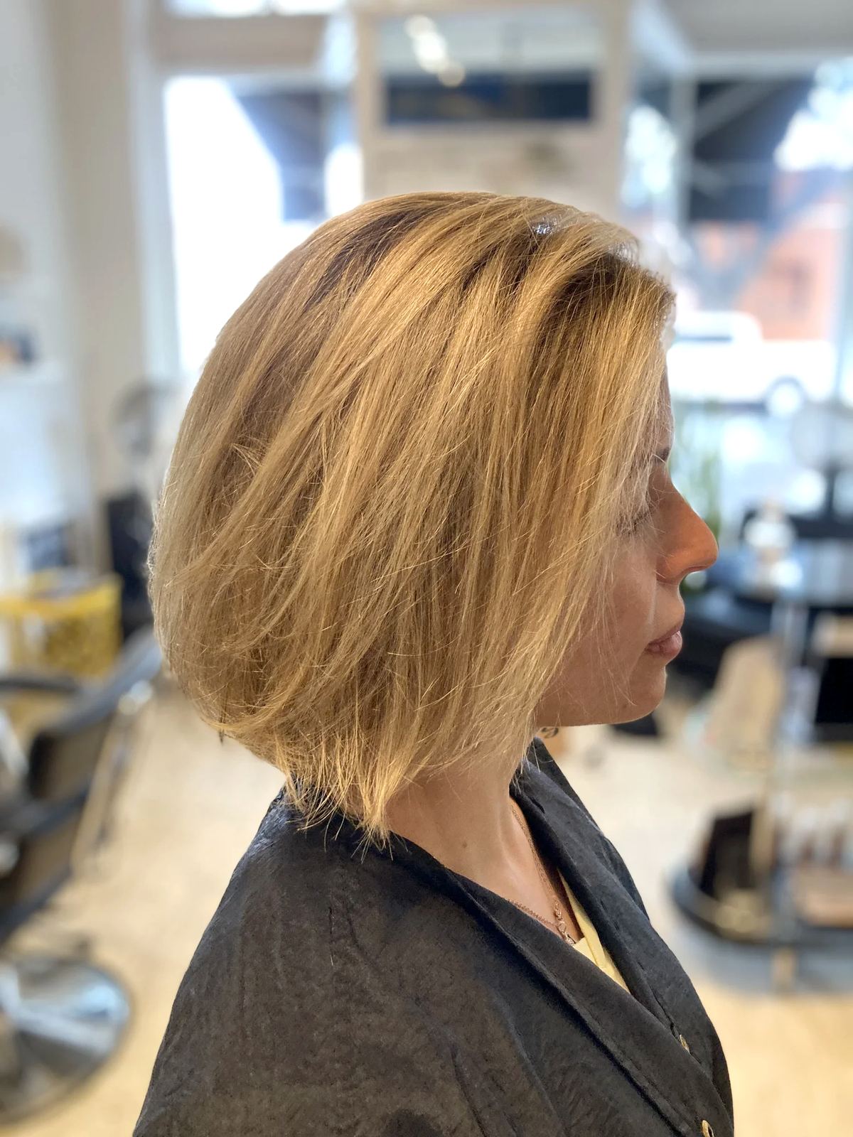 Layered honey-blonde bob